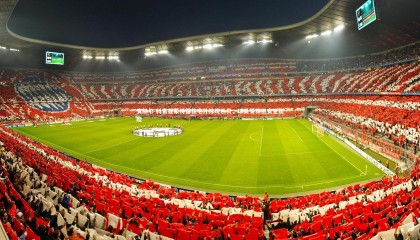 jinnianhui-安赫尔-科雷亚蒙特雷住宅外惊现熊只，球员受惊但安全脱险